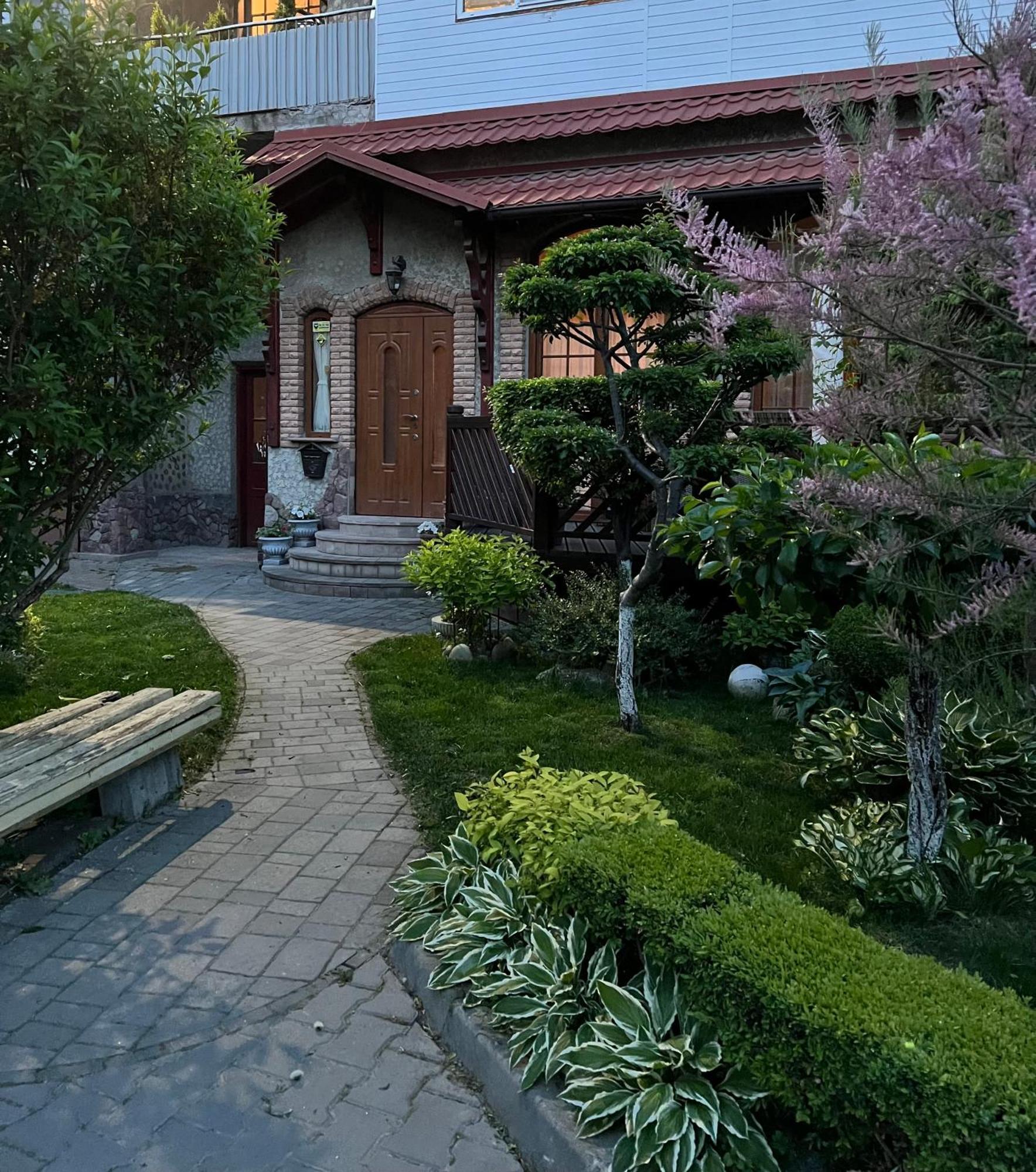 Стильна Та Сучасна Квартира В Центрі Ternopil Exterior photo